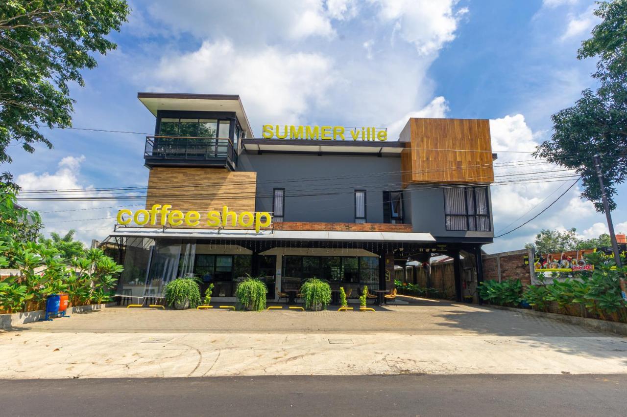 Hotel Summerville Majalengka Exterior photo